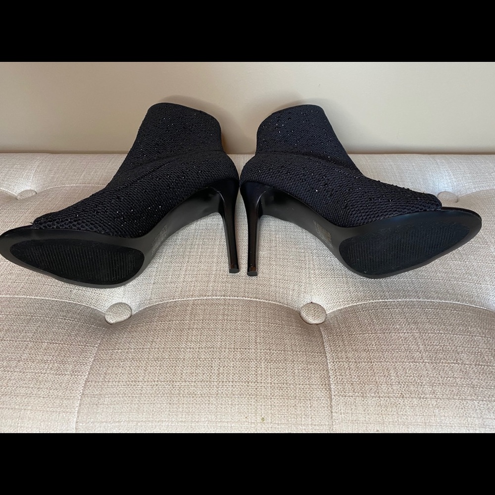 STEVE MADDEN STONE HEEL BOOTIE - Picture 8 of 10